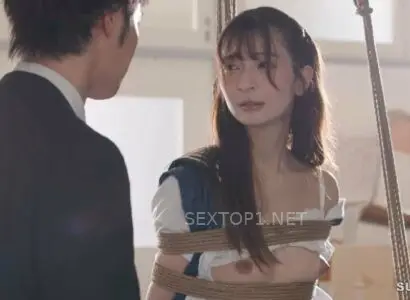 Nữ sinh tỏ tình với thầy giáo đẹp trai nào ngờ hắn ta lại là kẻ thích chơi trò bạo dâm