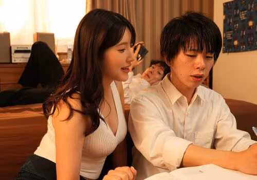Cám dỗ khó cưỡng từ mùi hương dâm dục từ chị gái cạnh nhà xinh đẹp